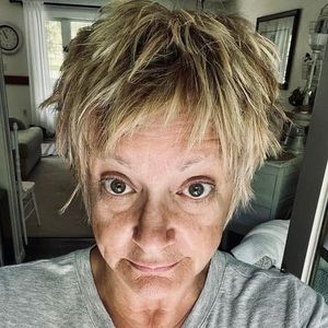 Meet your Posher, Sharon